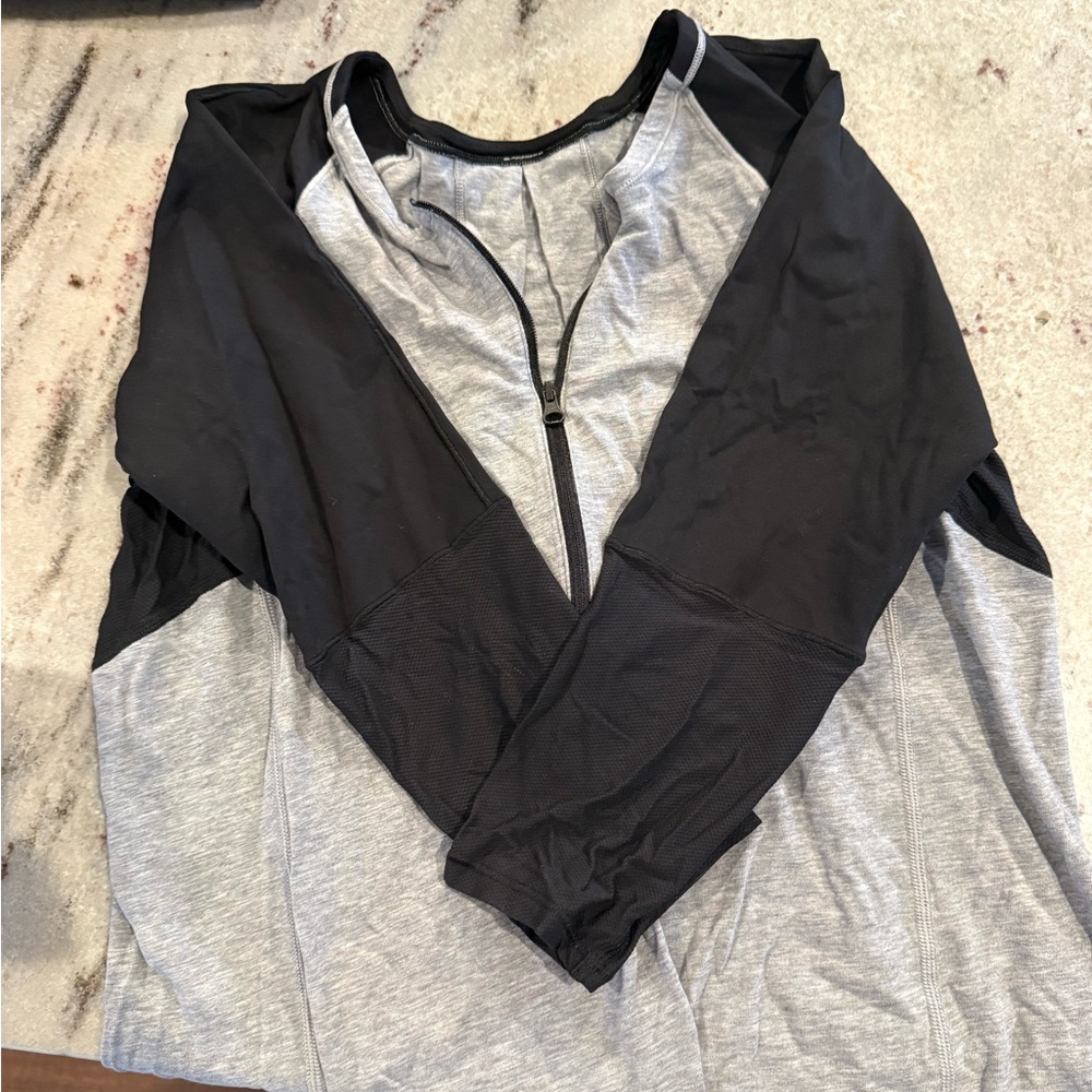 Lululemon quarter sip half sleeve